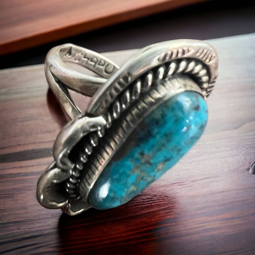 Turquoise ring - beautiful large cabochon on oval twist - Annie Chapo hallmark - Size 6.5 - Cowhide and Conchos