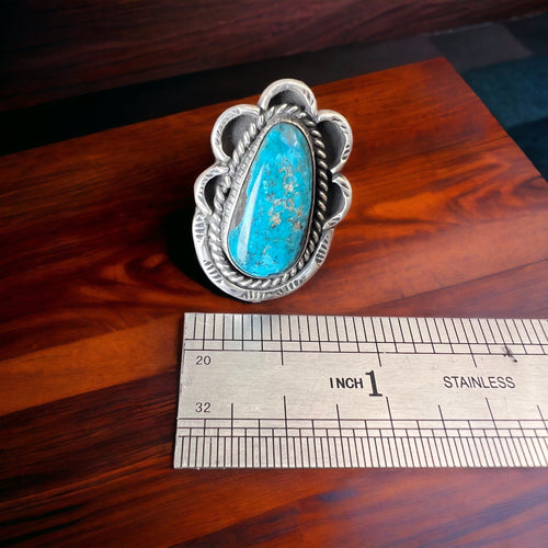 Turquoise ring - beautiful large cabochon on oval twist - Annie Chapo hallmark - Size 6.5 - Cowhide and Conchos