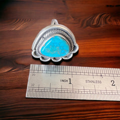 Turquoise ring - gorgeous cabochon and flower base style - Size 7 - Cowhide and Conchos