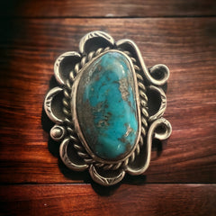 Turquoise ring - gorgeous large cabochon on sterling flower shaped base - size 7 - Cowhide and Conchos