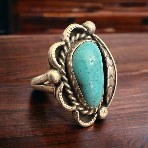 Turquoise ring - Turquoise on hand stamped sterling silver with leaf - Size 7 - Cowhide and Conchos
